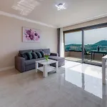 Makris No3 شقة *