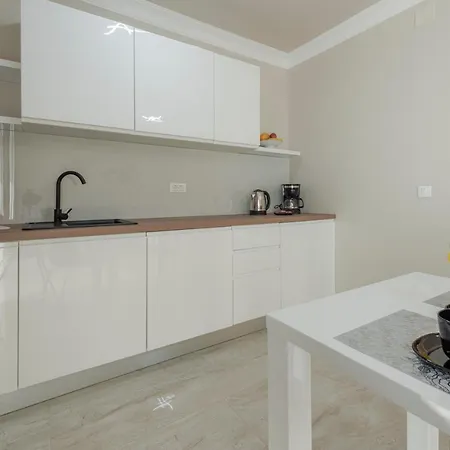 Makris No3