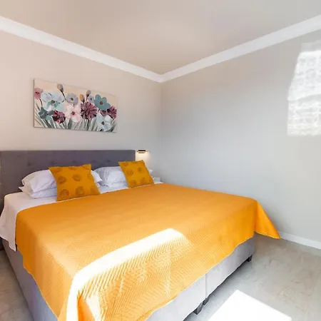 Makris No3 Lejlighed