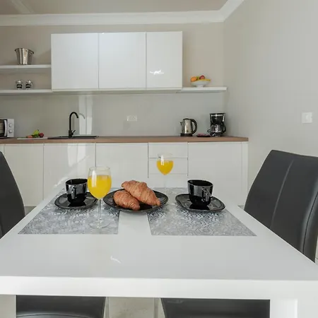 Apartment Makris No3 *